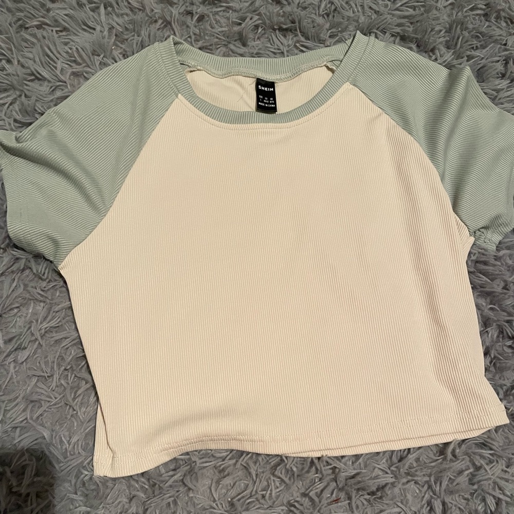 Crop top.